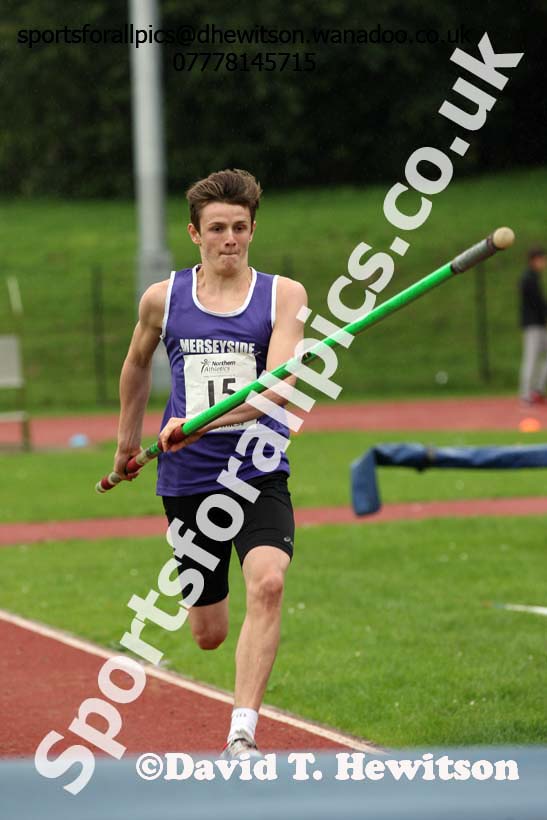 Mens pole vault Northern Inter-Counties under-17s and 15s at Witton Park, Blackburn. Photo: David T. Hewitson/Sports for All Pics